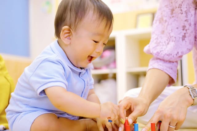 2歳児の「言葉の育て方」①~発達段階別に実践的な方法を紹介~ | 0歳からの幼児教室【ベビーパーク】