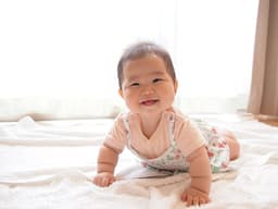 ハイハイの重要性とは? 運動能力を高めるハイハイについて