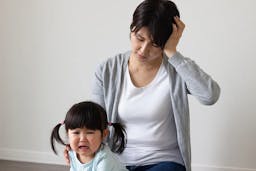育児で疲れてイライラ…育児ストレスへの対処法について①