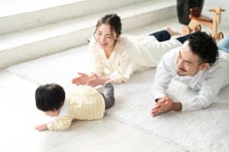 0歳児との遊び方がわからない…具体的な遊び方や注意点をご紹介!