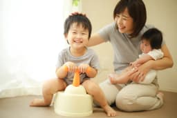トイレトレーニングはいつから始める?~始めるタイミングや注意点について紹介~
