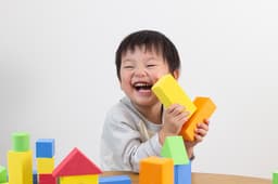 2歳児っていつから話すようになる?言葉の理解度は?