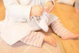 魔の三週目とは?赤ちゃんが泣く原因と対策、寝ない時の乗り切り方